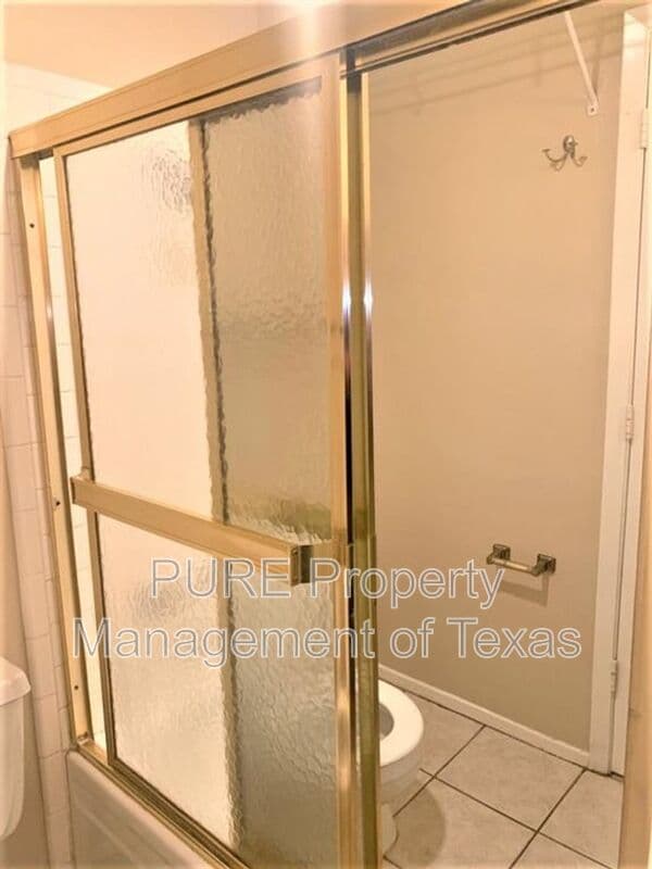 Austin House: 2907 Pearl St