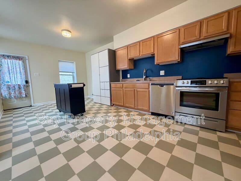 Philadelphia House: 3847 Spring Garden St