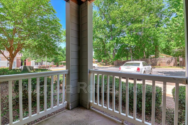 Edgefield Condo: 320 Peachtree Street - 325-6