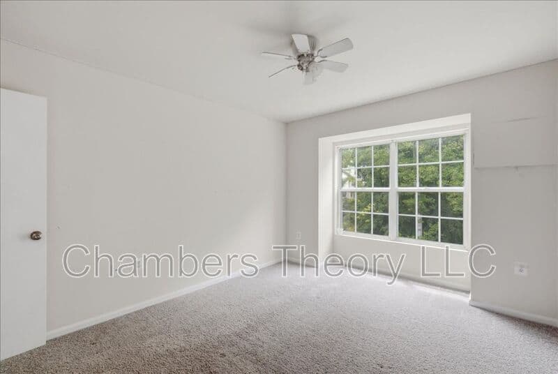 Woodbridge House: 12181 Old Salem Ct