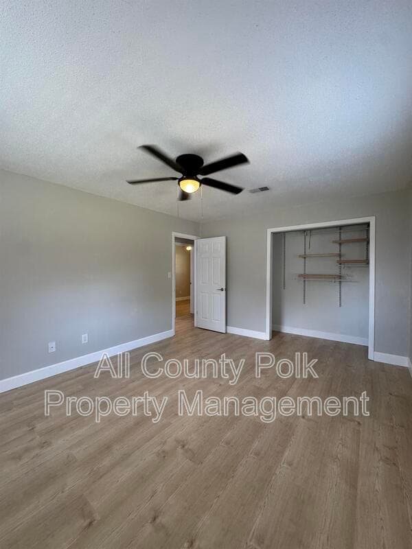 Bartow House: 2255 E Helen Cir