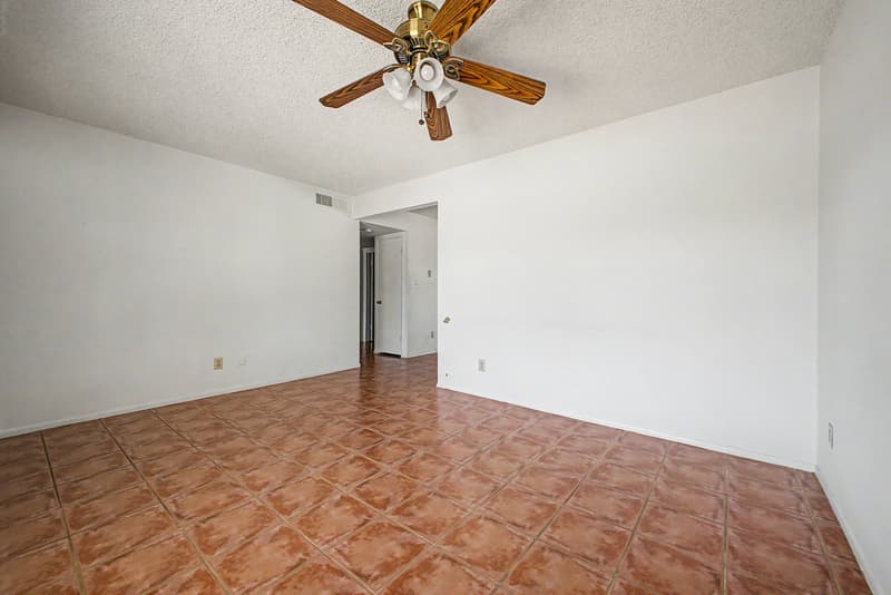 Phoenix House: 2822 E WILLOW Avenue