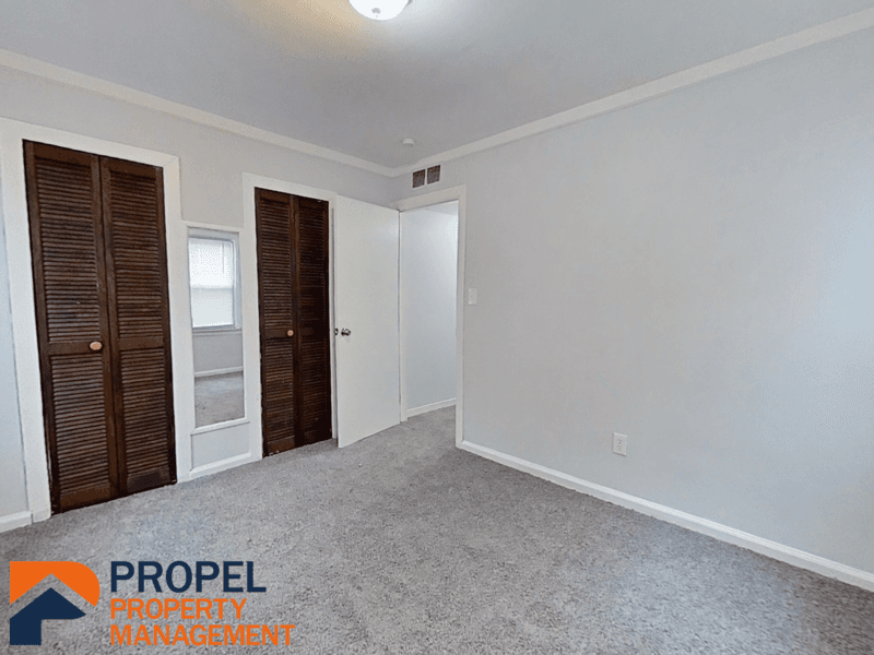 Redford Charter Township House: 26313 Southwestern Highway