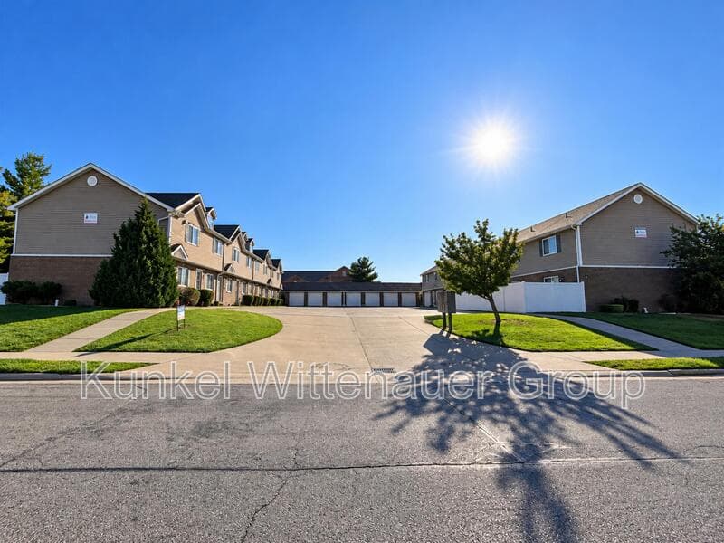 Mascoutah Condo: 704 Fountain View A-H