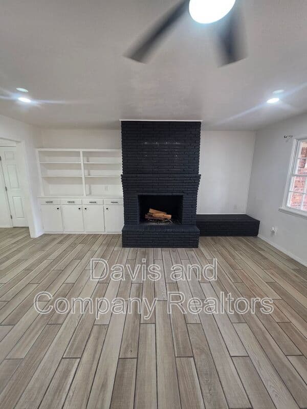 Midland House: 4307 Harvard Ave