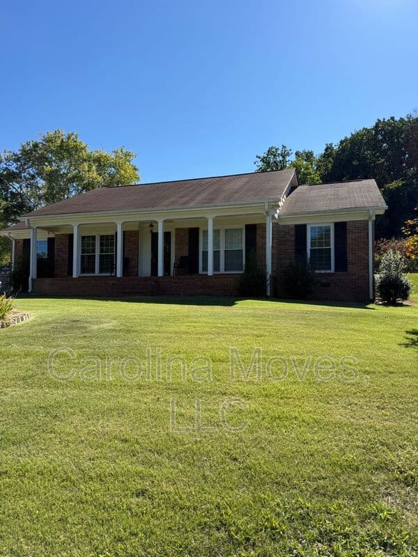 Greenville House: 4597 Coach Hill Drive