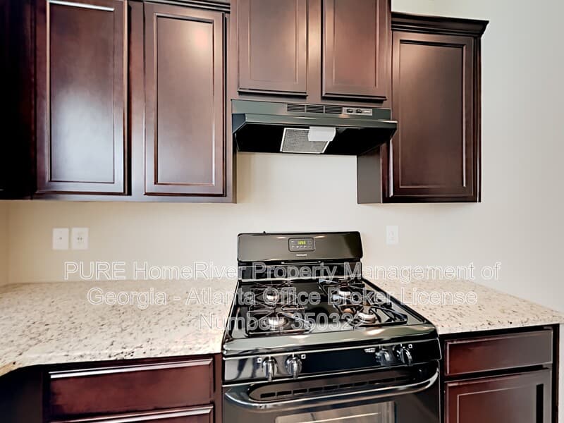 Dallas House: 130 Laurelcrest Ln