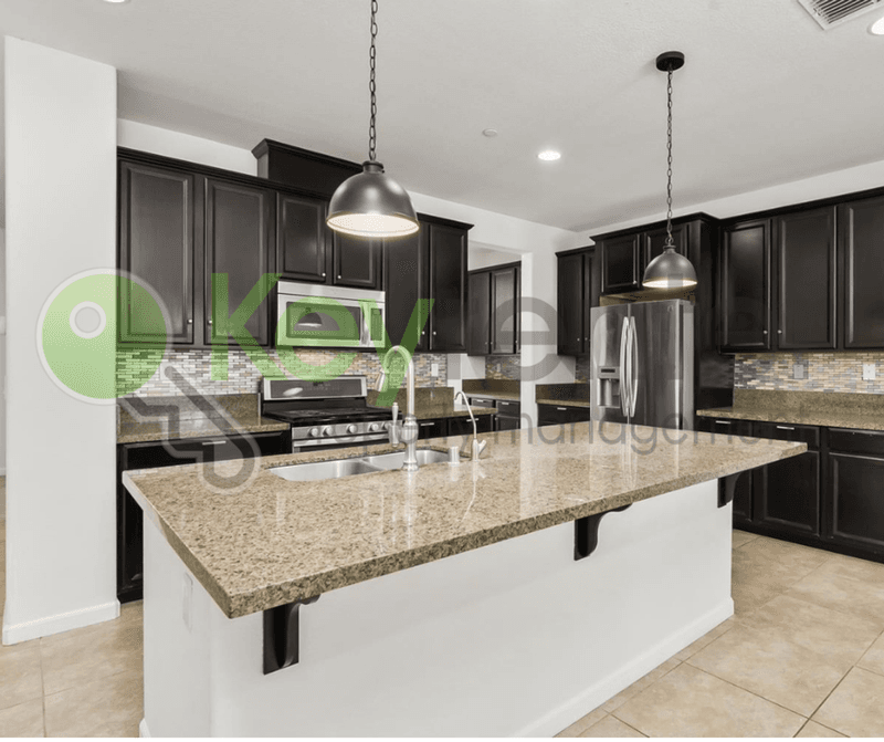 Lincoln House: 1552 Flora Way