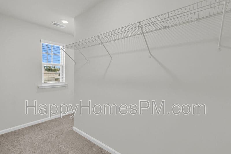 Summerville House: 509 Red Twig Rd