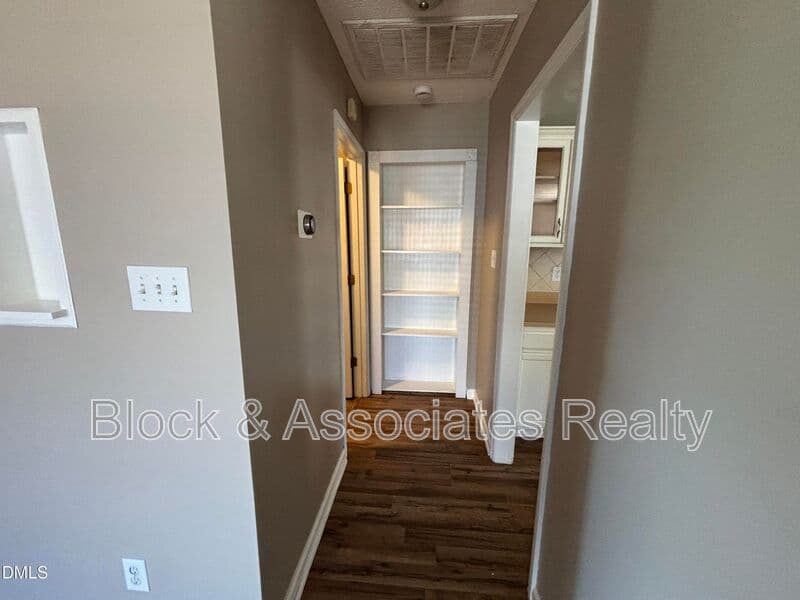 Raeford House: 337 Americana Dr