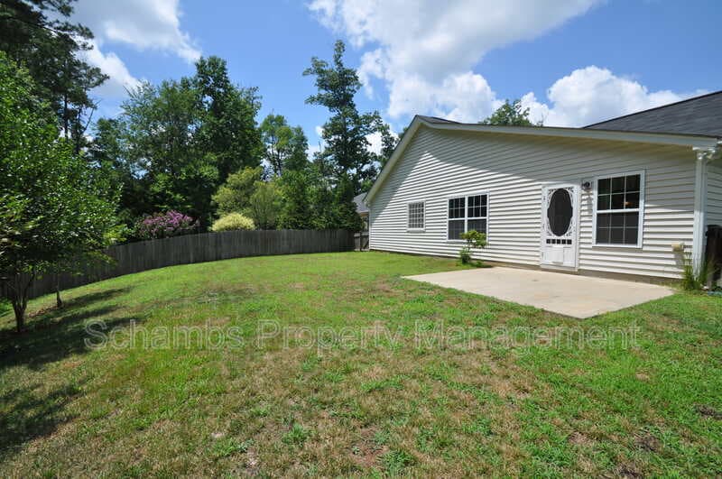 Holly Springs House: 409 Braxman Ln