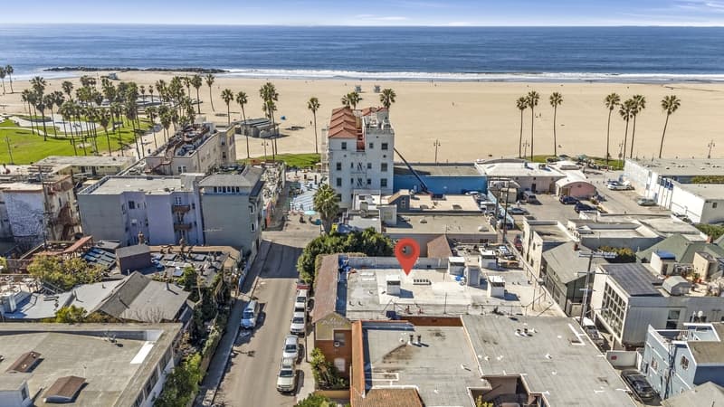 Venice Condo: 21 Westminster Avenue - 201