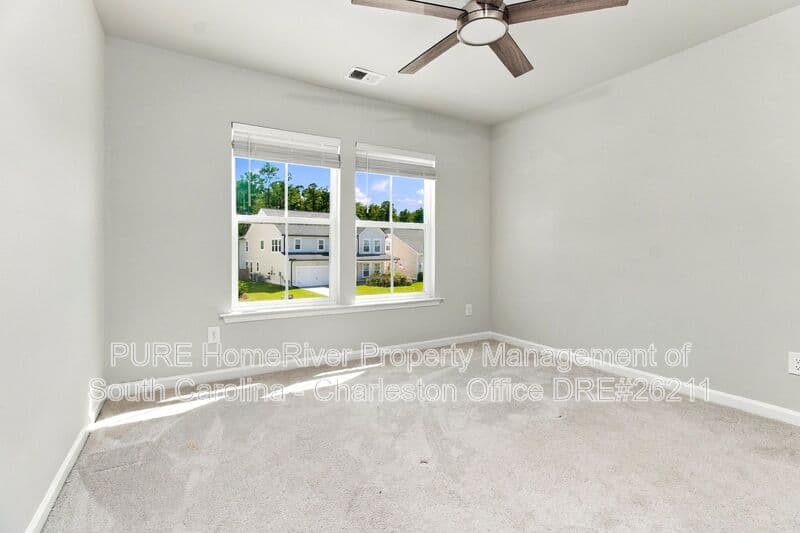 Summerville House: 476 Richfield Way