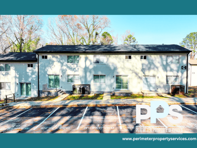 Atlanta House: 390 West Lake Avenue