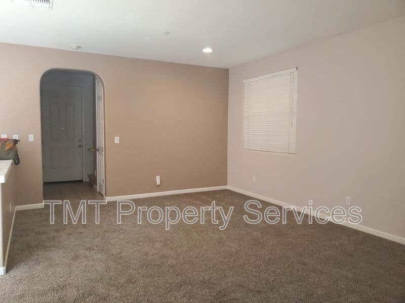 Elk Grove House: 8814 Wheelton Rd