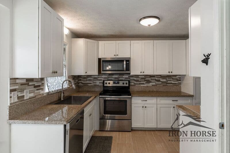 Watkinsville House: 1190 Arrowhead Road