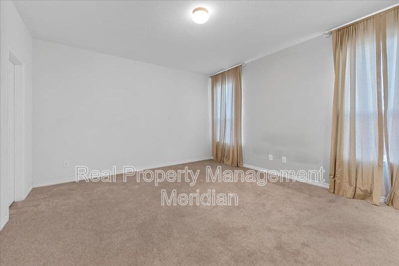 Fort Worth House: 6309 Maritime St