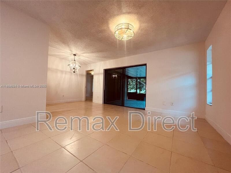 WEST PALM BEACH House: 5181 Kim Court