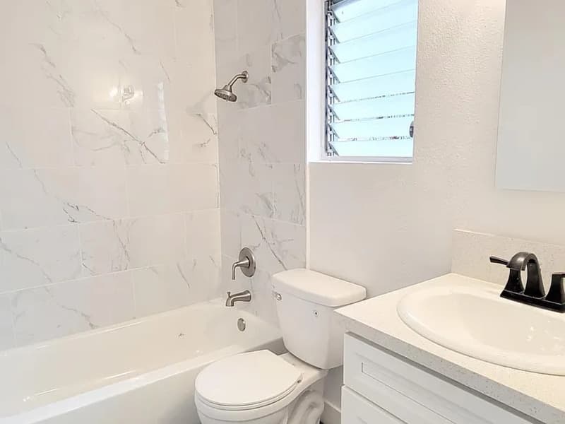 Escondido Townhome: 1060 E Washington Ave