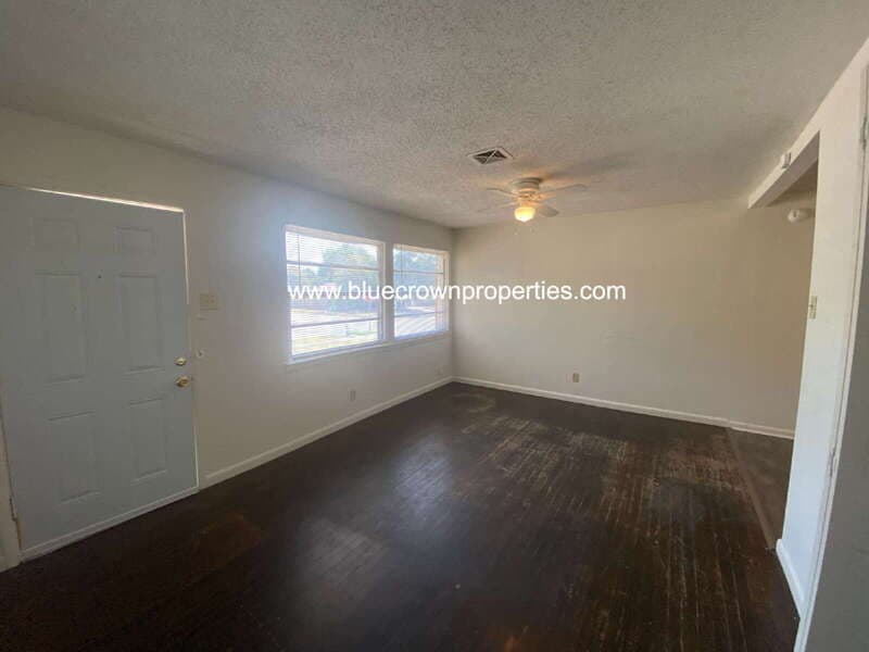 Mesquite House: 1701 Longview St