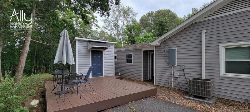 Charlottesville House: 290 Windfield Circle