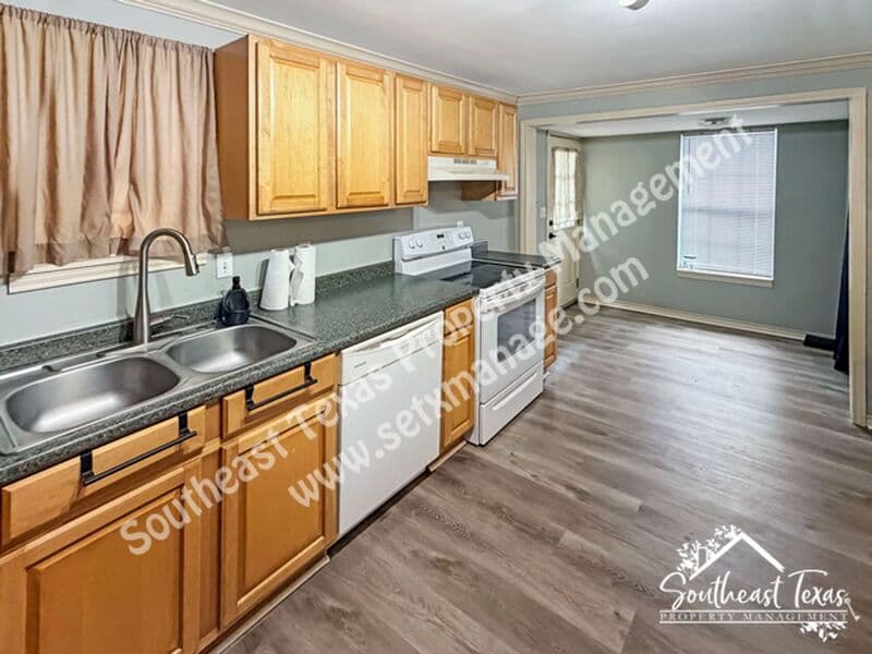 Beaumont House: 345 Marceline Blvd