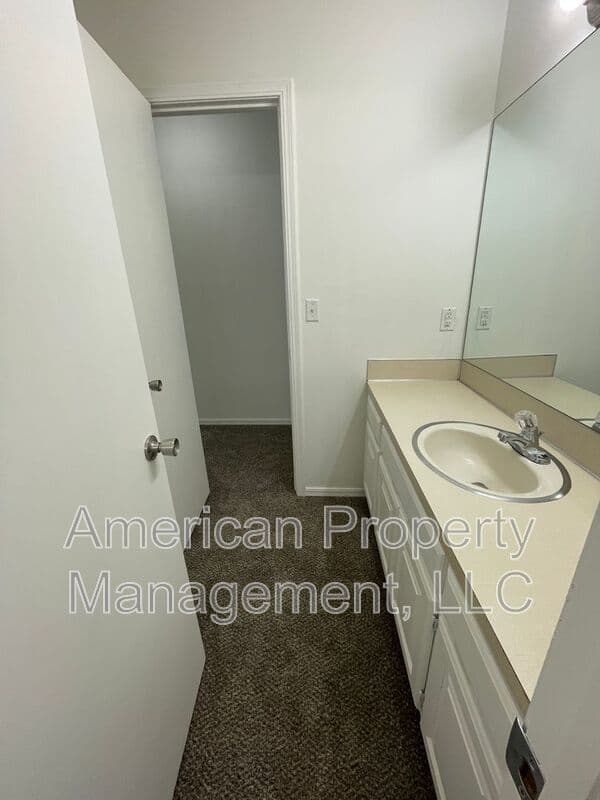 Tulsa House: 1704 W 62nd St S