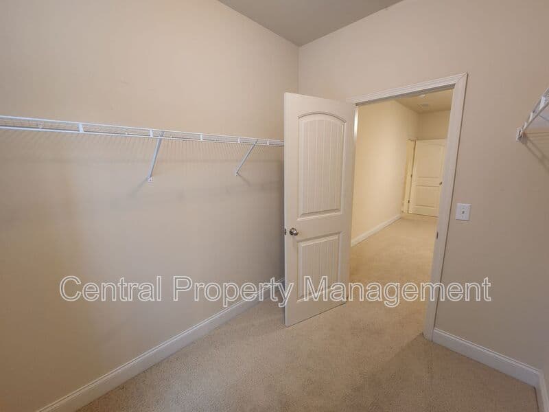 Simpsonville House: 265 Meadow Blossom Way