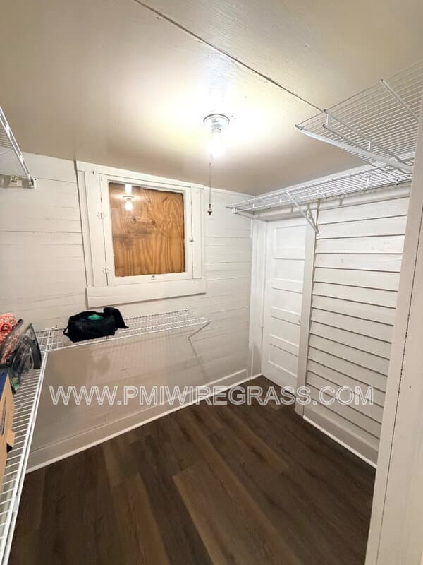Ozark House: 550 East Eufaula Street