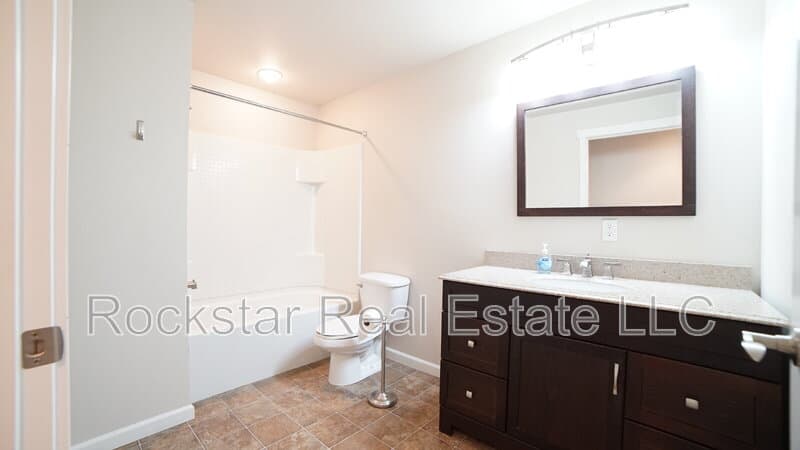 Liberty Lake House: 24999 E Ludlow Ave