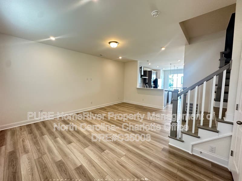 Charlotte House: 2413 Magnolia Blossom Way