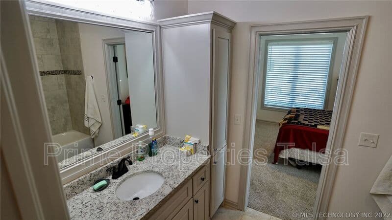 Jenks House: 12912 S 6th St