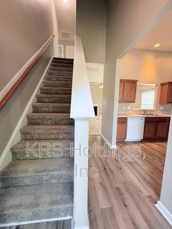 Fuquay Varina House: 232 N Honey Springs Avenue