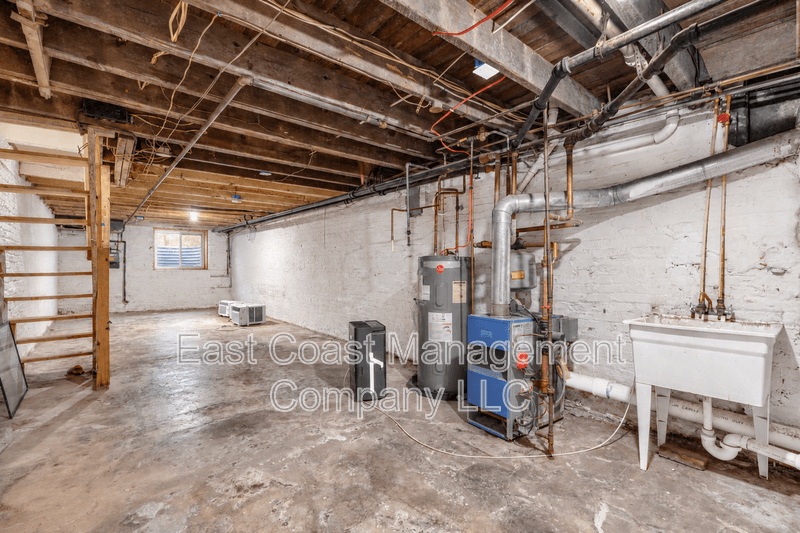 Baltimore House: 2620 E Preston St