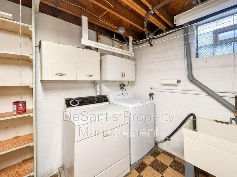 Overbrook House: 2229 Parklyn Street