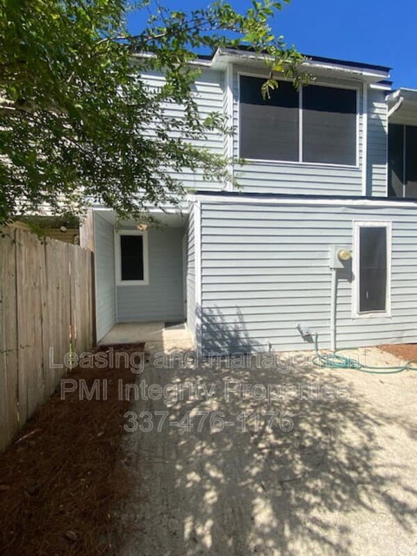 Lafayette Townhome: 25 Morning Glory Sq