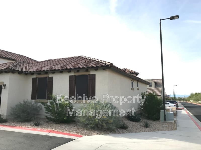 Mesa House: 3014 N 72nd St