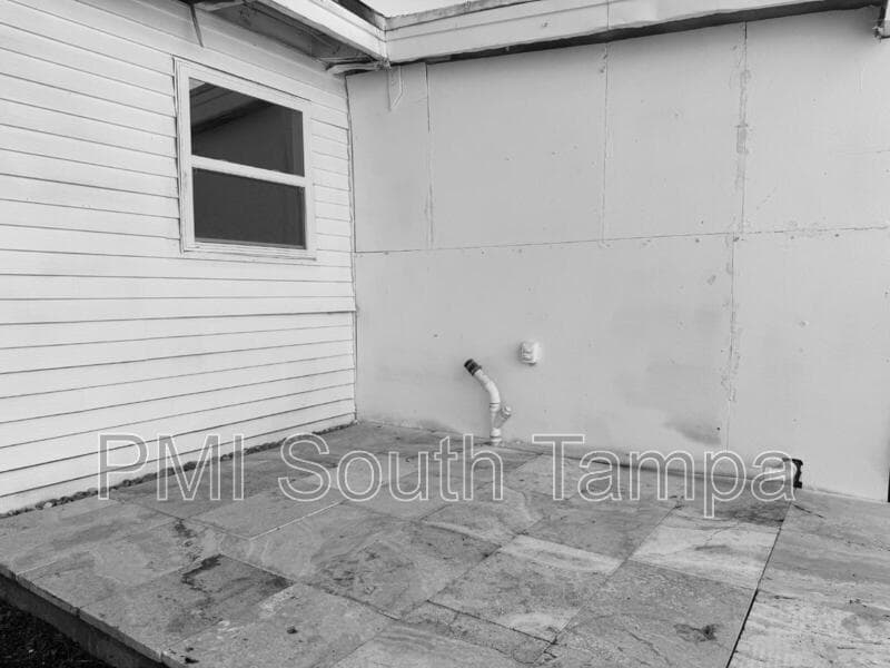 Tampa House: 1541 W La Salle St