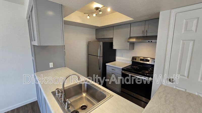 Reno House: 239 Cheney Street