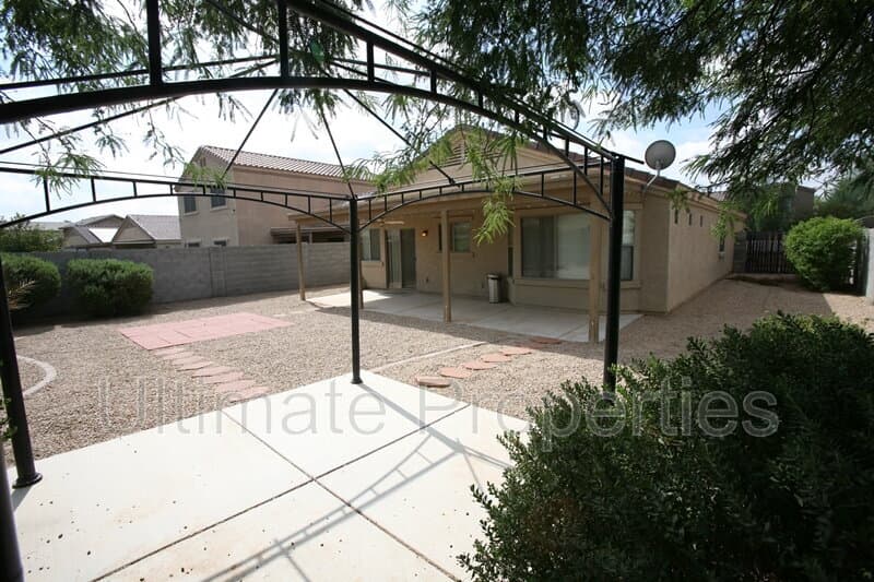 Surprise House: 17476 W Ventura St