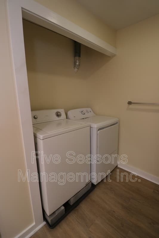 Burlington Condo: 63 King Street - B