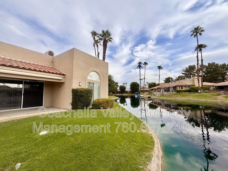 Rancho Mirage House: 21 Lake Shore Dr
