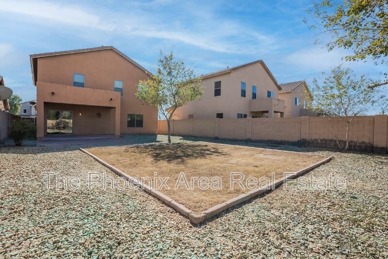 Maricopa House: 44626 W Yucca Ln