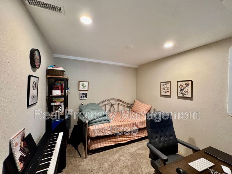 Bellevue House: 15130 SE 47th PL