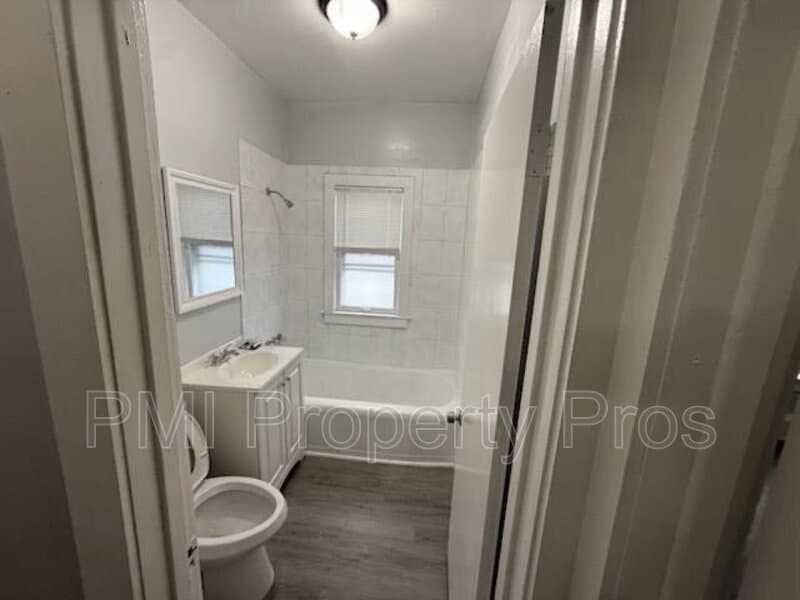 Milwaukee Condo: 3225 N 27th St