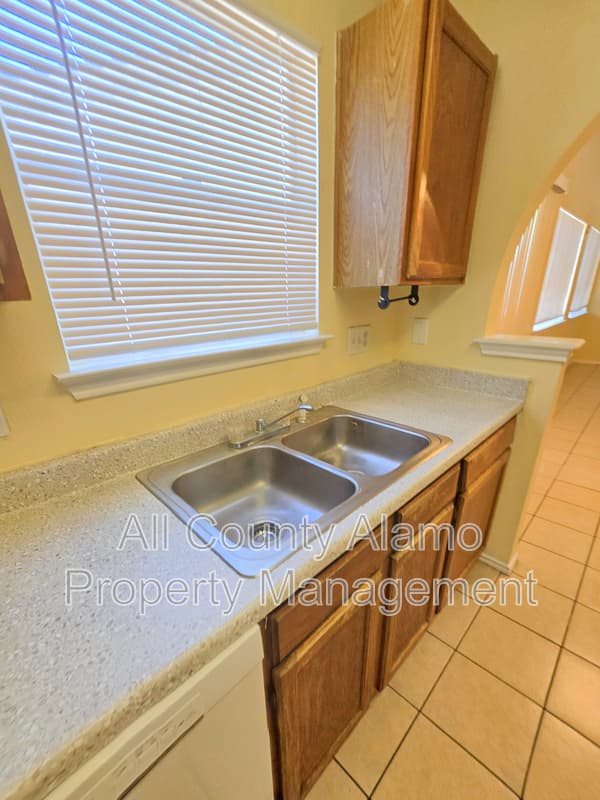 San Antonio House: 7515 Brandyridge