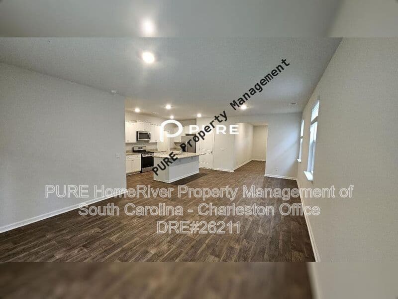 Summerville House: 108 Sweet Cherry Ln