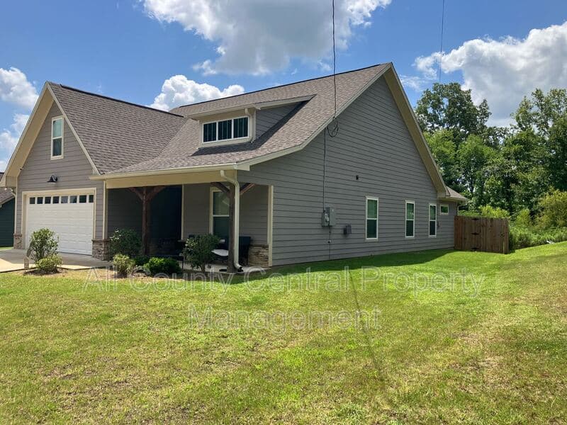 Bessemer House: 3870 Barton Lane