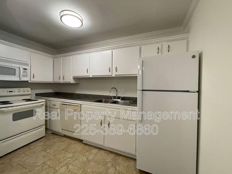 Baton Rouge Condo: 10428 Jefferson Hwy