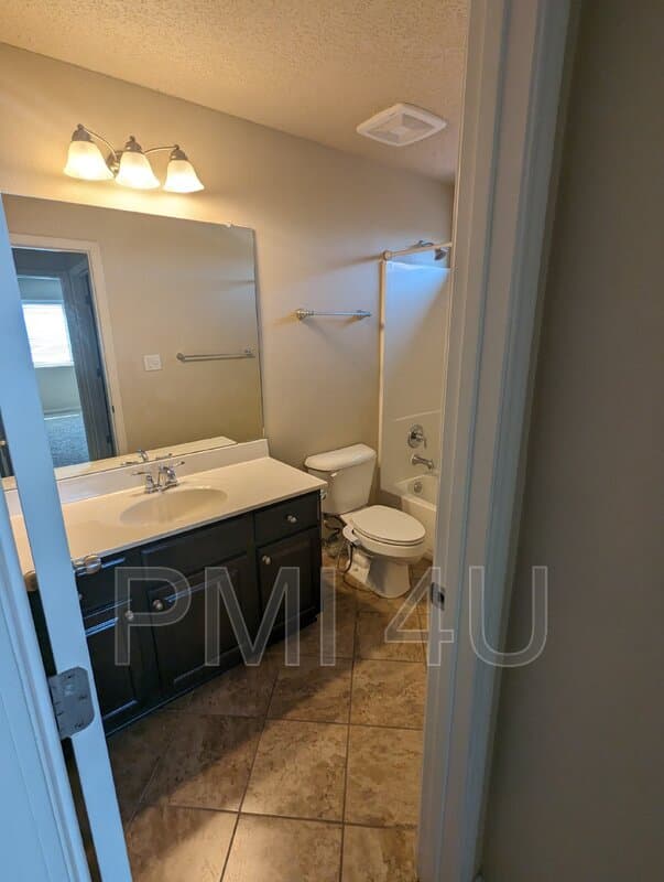 Albuquerque House: 2035 Ferndale DR SE